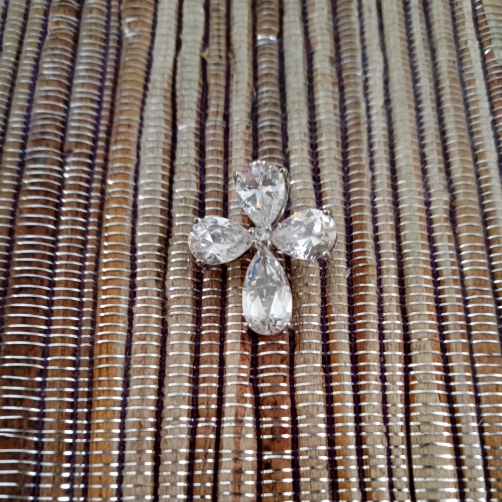 Cross pendant